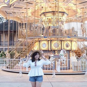 Life is a carousel.  It goes up and down. All u gotta do is just stay on. 🐴 #clozetteid #lykeambassador