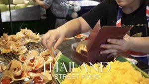 [ TURN ON SOUND 📢 ] Thailand street food,  yum! Buat kalian yang sukaaa kuliner (likeeee me 😋), bakalaaan betah berlama lama di bangkok. 1 minute video ini hanya sebagian kecil street food yang ada di bangkok. 🙀💖 nanti aku akan share di blog semua street food yang aku coba dan lihat ya,  stay tune! 😁
.
.
#thailandstreetfood #amazingthailand #thailandvlog #tripadvisor #blogbangkok #amazingdestination #indovidgram #dagelan #indobeautygram #clozetteid #chariscleb #lykeambassador #blogger