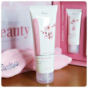 2 dari 4 produk yang ada dalam Beauty Box dari @fanbocosmetics kemarin. Aku punya first impressionnya di www.liamelqha.com atau bit.ly/Fanbo2-liamelqha. Mampir yuk.
***
Thank you @beautiesquad and @fanbocosmetics for this opportunity.
***
#preciouswhite 
#effortlessbeauty #Beautiesquad #BeautiesquadxFanbo #FanboCosmetics #ClozetteID