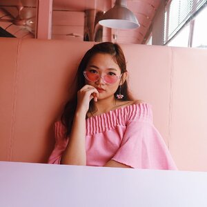 Look like i’m having real deep thoughts? Uh oh, no. I’m just thinking about foods 🤤
.
.
.
.
.
#clozetteid #ootd #ootdindo #lookbook #lookbookindonesia #lifestyleblogger #fashion #blogger #fashionblogger #wiwt #potd #vscocam #eosm10 #lovelife #instagood #streetstyle #potd #eosmdiaries #ggrep #ggrepstyle #cgstreetstyle #streetfashion #beautynesiamember #sociollabloggernetwork #charisceleb