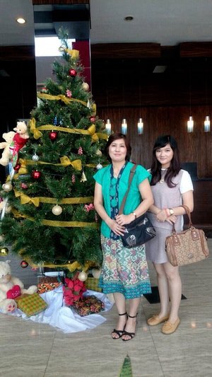 Today mom' and my outfits for christmas celebration! (MY FOSSIL BAG IS FROM CLOZETTEID x INDOSAT) Merry Christmas and Happy New Year people!!