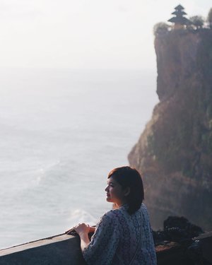 Watching sunset in Uluwatu. Finally, last place for today.
Today' highlight : we went to 6 beaches in A DAY. Well, another achievement for me 😂
From these 6 beaches, i really really hate trekking site of Nyang-Nyang Beach. We need around 20 mins to step down the cliff which covered with rocks and greenery. The difficult part, we must walk down the narrow. And remember, we should make our way back to the top of the cliff which is more difficult 😭😭 But it was totally worth to visit! So proud of me bcs i'm still alive 🤣🤣
Now let's take a rest, good night 🌙
.
.
.
.
#clozetteid #LYKEambassador #holidays #beach #explorebali #balibible #uluwatu #instagood #lovelife #blogger #pantai #baliholiday #baliadvisor #balibeach #balinesia #ggrep #ggrepstyle #inviatravel