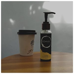 Mowning = ☕ + ☕Review @kohveestory cleansing oil udah up di blog.Spoiler alert : this cleansing oil is the exact definition of love at the first try..#beautiesquadxkohvee #kohveestory #beautiesquadreview #coffeeaddict #coffeetime #coffeeskincare #naturalskincare #localbeauty #clozetteid