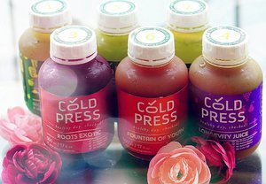 Minum @coldpressid setiap 2 jam sekali, 1 hari 6 botol 💪strong! _#hidupsehat #clozetteid #coldpressid #coldpress