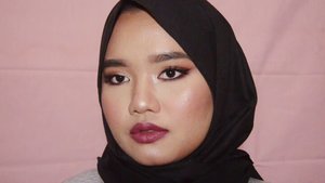 Soft fall makeup look🍁 full tutorial klik link di bio😉

#Clozetteid #indobeautygram #beautyblogger #beautybloggerindonesia #beautybloggerid #makeuplook #makeupbyutiazka #motd #makeupoftheday