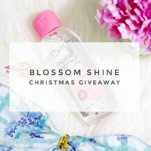 Met sore semuanya, happy weekend!  Btw, uda pada ikutan mini GA aku belum? Hari ini terakhir buat join loh! So, yuk buruan join! Siapa tahu kamu adalah the lucky winner 😃Untuk rules, check diprevious Post dengan foto Micellar Water ini, tapi yang tidak ada tulisan GAnya ya💄 Soo... Pastiin kalian join sekarang juga ya! Rules ada di previous post yang sama 😃 Good Luck!.#blossomshine #BlossomshineChristmasGA #giveaway #giveawayindo #beautybloggerindonesia #beautiesquad #kbbvmember #clozetteid #tipscantik #indonesia #infokuisindo #jakarta #bloggerperempuan