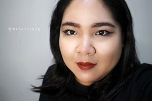 Second lip swatch of @ver88official. Here I wore the Indian Rose (No. 886) 👄 Have you checked my review yet? If you haven't go to my #blog now & find the details there! #bsbeauty16 #clozetteid #motd #ver88indonesia