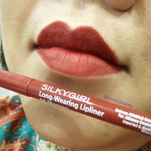 Good morning, #lippieoftheday - @silkygirl_id #lipliner no 04 #Maroon 💋 #jovialbeauty #clozetteid #lipswatch #lipcolor #makeup #indonesia #indobeautygram #instabeauty
