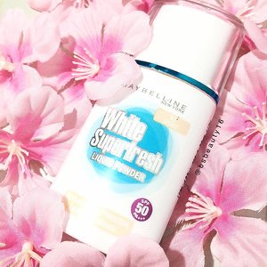 Does anyone have tried this @maybelline Liquid Powder #foundation? So far I found it works quite good with my #oilyskin. What do you think? 😃 #bsbeauty16 #makeupjunkie #maybelline #maybellineindonesia #makeupaddict #makeupartisttangerang #makeupartistjakarta #makeupartist #makeupjunkie #muatangerang #muajakarta #clozetteid #makeup #flatlay