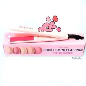 #deahamdanreview 
@vodana @vodana_global Pocket Flat Mini Iron in Pink Rose colour. Since I have 'not so long not so short' hair, its always been such a complicated for me to take care of the tip@of my hair, when @vodana came out with this pocket flat iron, I really like it! Very useful since I can bring it everywhere and use it as long as I find plug-in for heat up my flat iron. Say bye to bad hair day👋🏻💁🏻
.
.
.
@charis_official #charisceleb #charis #hicharis #vodana #pocketminiflatiron #flatiron #clozetteid