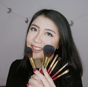 Have you seen my latest video on my youtube channel featuring @lamicabeauty X @bubahalfian Makeup brush? Don't forget to check it out by clicking the link below my profile. .
.
.
.
.
.
#beautyblogger #beautyreview #makeupjunkie #wakeupandmsakeup #make4glam #undiscovered_muas @wakeupandmakeup @undiscovered_muas @bronzer @lamicabeauty @clozetteid #Clozetteid #ClozetteidxLamica #LamicaxClozetteIDReview
#ClozetteIDReview