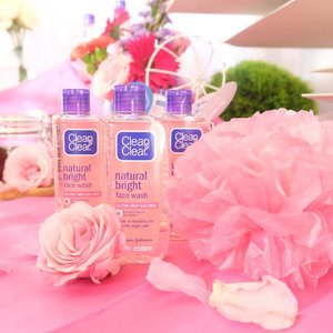 Take a look at the newest product of @cleanandclearid ! Natural bright face wash with rose water and honey for your brigther skin😍✨ #iambright....#clozetteid #clozettemobileapp