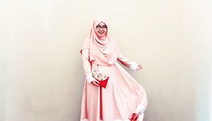 NEW BLOG POST on www.indahrp.com
*****
Outfit Ideas: Idul Fitri 1437 H
(link on profile)
*****
#IndahRPblog #indahrpdotcom #ihblogger #indonesianhijabblogger #hijabblogger

#tapfordetails #fashionmodesty #hijabfashion #hijabootdindo #ootdindo #lookbookindonesia #lookbook #chestcoveringhijab #hijabinspiration #outfitideas #ClozetteID