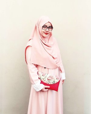 NEW BLOG POST on www.indahrp.com*****Outfit Ideas: Idul Fitri 1437 H(link on profile)*****#IndahRPblog #indahrpdotcom #ihblogger #indonesianhijabblogger #hijabblogger#tapfordetails #fashionmodesty #hijabfashion #hijabootdindo #ootdindo #lookbookindonesia #lookbook #chestcoveringhijab #hijabinspiration #outfitideas #ClozetteID