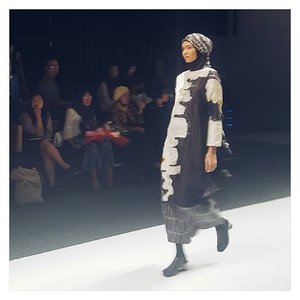 Jakarta Fashion Week 2016.Day 3 - Monday, 26th October 2015.#COIDENTITY by Dian Pelangi, Odette Steele, Nelly Rose (3).@dianpelangi @odette.steele @nellyroselondon @dianpelangicom @fashionmission.id @idBritishArts @lcflondon_ @jfwofficial.All photos & review soon on my blog www.indahrp.com ❤.#jfw2016 #jakartafashionweek #jfw2016day3 #fashionmission #fashionmissionID #ClozetteID