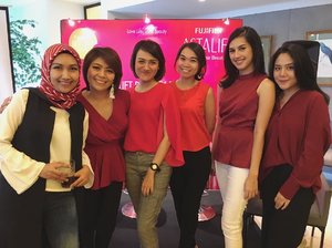 My girls for today , The power of Red ❤️❤️ #photogenicbeauty #clozetteid