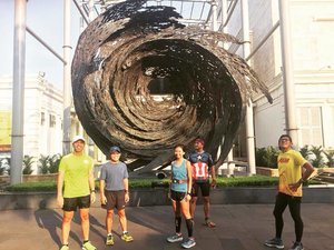 Episode 2, paced by the uncles 🙊. My body is starting to get with the "program". I overall enjoy the 2 hours long jog.
.
.
#beatberlin42 #training #marathon #clozetteid #bblogger #jakarta #indonesia