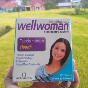 Rahasia tetap fit ini dan ngga mudah sakit, Wellwoman dari @vitabiotics_id Selengkapnya di blog post terbaru aku yaaaa.. http://www.lisnadwi.com/2017/01/jangan-lakukan-5-hal-ini-agar-tidak.html Link hidup di bio. 😘 #clozetteid #vitamin #vitabiotics #lifestyleblogger #healthylifestyle #health #wellwoman