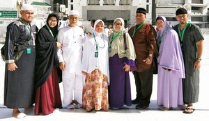 Mungkin suatu hari nanti, bisa ke Baitullah bersama keluarga di bulan Ramadan. Aamiin allahumma aamiin. 💕.#clozetteid #Throwback #latepost #baitullah #mecca #makkah #pilgrimage