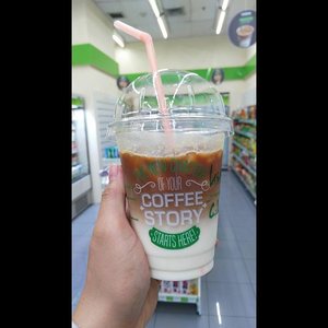 Karena #familymartcoffee ini memang lagi #happeningcoffee banget. Daaan rasanya juga enak. Wohooo.. #clozetteid #coffeeshop #coffee #coffeetime #lifestyle #drink #beverage