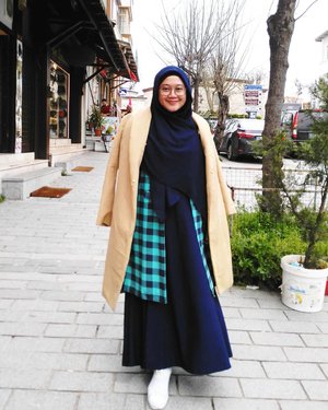 So cold. ⛅⛅.#clozetteid #wiwt #ootd #starclozetter #hijabootdindo #hijabtraveller #turkey #coat #longcoat