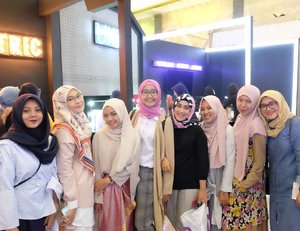 The models after the show, hahahaha.. 😂😂 #ifw2017 #indonesianfashionweek #clozetteid #indonesianhijabblogger