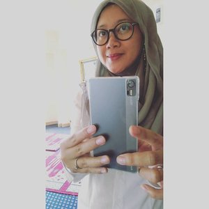 A perfect place to do #mirrorselfie,hohoho. #clozetteid #starclozetter #hijab #onduty #lenovovibeshot #hijabstyle #hijablook @clozetteid