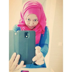 #clozetteid #cotw #pinkselfie #hijab 😆