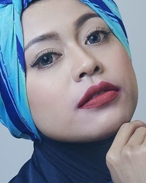 Good morning 🌞🌞🌞. Mengawali senin pagi dengan lip cream matte warna maroon dari @elrichcosmetics biar hari senin nya lebih semangat 💄. Cek www.nonahikaru.com untuk review lengkap lip cream ini 😘. #clozetteid #clozetteambassador #lipcream #matte #mattelipstick #lipstickmatte #lipstick #instalike #red #maroon #redlipstick #instagood #indonesianbeautyblogger #femaleblogger #blog #blogger #beautyblogger #beautybloggers #makeup #makeupaddict #emakemakblogger