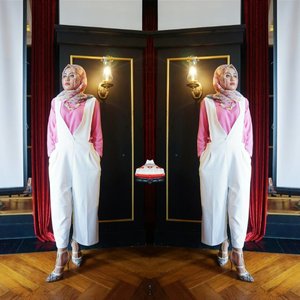 Aku bahagia dengan hidupku sekarang, bebas.. lepas menjadi diri sendiri!! Tak perduli orang berkata apa karena aku pun tak hidup dari perkataan orang lain 😊. Nikamti hidup selagi masih hidup 😉😊. #clozetteid #clozette #clozetteambassador #instalike #hijab #ootd #life #ootdhijab #bandung #blog #blogger #beautyblogger #jakarta #fashion #highheels #jumpsuit