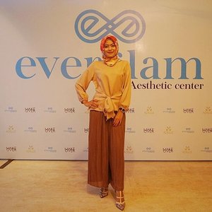 I'm attending grand opening @everglam.id Aesthetic Clinic 💆.
-
#everglamid #grandopeningeverglamid #medivaindonesia #grandopening #bandung #everglambandung #instalike #instagram #beauty #beautyblogger #bloggers #blogger #beautyevent #like4like #skincare #makeup #clozetteid #clozetteambassador #FDbeauty #makeupjunkie #hijab #naturalmakeup #ootd