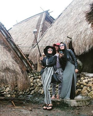Namanya juga wanita, narsis dimana-mana 😅😅😅.#clozetteid #clozetteambassador #lombok #explorelombok #lombokisland #indonesia #blogger #travelling #travelblogger #instalike