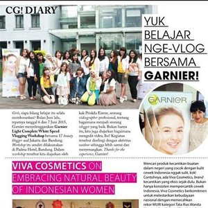 Asek masuk majalah @cosmogirl_ind bareng 19 beauty bloggers lain di acara @garnierindonesia vlogging workshop. Walaupun fotonya seuprit doang 😆😆😆. #garnierretreat #garnier #garnierid #beauty #beautyblogger #bblogger #bbloggers #bloggers #bloggergathering #blogger #bloggerindo #instalike #indonesianbeautyblogger #moment #makeup #makeupjunkie #clozetteambassador #clozetteID #beautyeverywhere #beautyevent