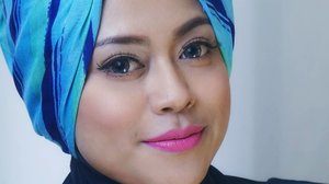 @elrichcosmetics shade Nawang Anom. Warna pink yang bikin wajah keliatan jadi lebih fresh 💋💋. #instagood #instalike #clozetteid #clozetteambassador #lipcream #lipstick #lips #lipstickmatte #blog #blogger #indonesianbeautyblogger #beauty #makeupaddict #makeup #pink #beautyblogger #femaleblogger #closeup #indonesia