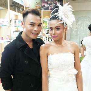 Model Makeup Bridal untuk demo makeup @pac_mt Bandung ^^
#clozetteID #clozettecrew #clozetteambassador #muaindonesia #mua #muabandung #model #bridal #bridalmakeup #makeup #muabandung #makeupartist #maya_mia_y #vegas_nay #indonesianbeautyblogger #bbloggers #blogger #anastasiabeverlyhills #weddingdress #wedding