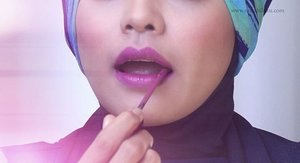 Purple 😘😘..#clozetteid #clozetteambassador #instavideo #instalike #indonesiabeautyblogger #indonesianfemaleblogger #lip #lipcream #lipstick #makeupjunkie #makeup #nonahikaru #purple #blog #blogger #beautyvlogger