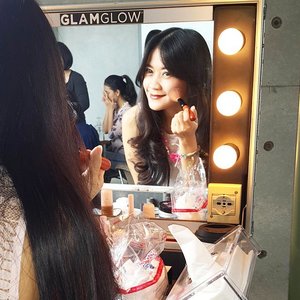My reflection~

#beauty #beautyworkshop #makeup #mirror #reflection #blushon #beautystuff #makeupstuff #glamglow #beautyboxind @beatyboxind #clozetteambassadors #clozetteid @clozetteid