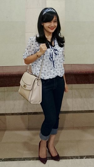 Floral top and jeans for meeting and shopping \o/