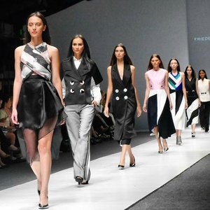 I love this collections by Friederich Herman. So chic, cute, and sophisticated 😍 😍 
I love the silhouettes and the colours 😍
#JFW2016
#JFW #fashion #FriederichHerman #clothes #fashiondesign
#fashiondesigner #girls #ladies #femalemodels #jakartafashionweek #Indonesia #runway #fashionweek #fashiondiaries #style #lifestyle #clozetteID @clozetteid