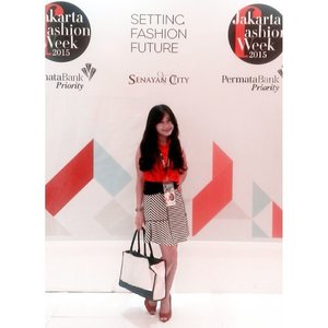 Jakarta Fashion Week day 5!
#ootd #JFW2015 #clozetteID @clozetteID #fashionweek #red #stripes
