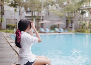 I can't stop dreaming about someone. Literally..dream. Sometimes it's a regular dream. Sometimes beautiful dream. Dunno why 🤷
.
#bali #nusadua #swimmingpool #pool #marriot #hotel #clozetteid
