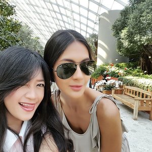 Wefie~
Via #GalaxyS6 #samsung
#wefie #selfie#PaulaVerhoeven #femalemodel #gardensbythebay #Singapore #gadget #fashion #lifestyle #faceoftheday #latepost #collartop #flowers #clozetteambassador #clozetteid @clozetteid