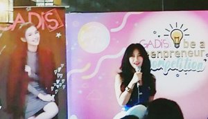 Yesterday as speaker on @gadismagz Sunday Club, sharing about personal branding for teens.
See you at the final of GADIS be a teenpreneur competition, girls 😘😘
I'll be one of the jury 😉
#teenpreneur #gasismagz #speaker #subdayclub #girls #teens #teenage #spokenperson #fashion #lifestyle #business @clozetteid #clozetteambassador #clozetteID