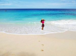 #BestofIndonesia
B.e.a.c.h Best escape anyone can have!😀
@ Pal beach
The best wave so far😍
#Sulawesi #palbeach #ExploreNorthSulawesi #Minahasa #Manado #Indonesia #PesonaIndonesia  #WonderfulIndonesia #travel #travelinstyle #traveller #traveling #tourism #waves #sea #instagood #whitesand #holiday #clozetteambassador #clozetteID #skyporn #melengkapiIndonesia