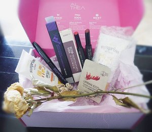 Yayy! My beauty pink parcel from @altheakorea has arrived😍😘 7 days ago I tried my first online shopping at http://id.althea.kr
They said my parcel will be shipped from Korea to my doorsteps within 10 - 15 working days. But it actually arrived within 7 days only! 👍

http://www.althea.kr is a popular K-Beauty shopping site that ships internationally from Korea to Malaysia, Singapore, Philippines and soon to be launch in Indonesia!
If you love beauty online shopping, I believe you will love shopping and trying their beauty products! Free shipping, authentic product..and..
Full of discounts too there 🙌😁👝👛
#altheakorea #altheaID #beauty #beautyproduct #beautyblogger #korea #makeup #cosmetic #selfie #online #onlineshop #onlineshopping #girls #beforeisleep #lipstick #sunblock #mosturizer #eyeliner #clozetteambassador #clozetteID @clozetteid
