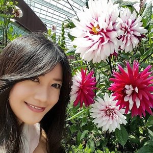 #flowers #gardensbythebay #Singapore #blossom #red #white #trip #travel #traveling #faceoftheday #selfie #latepost  #clozetteambassador #clozetteid @clozetteid