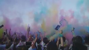 The Color Run Shenzhen #secretVLOG #11 (checkthe whole video my youtube channel: 'Leonita Julian'😊
I got the invitation to join The Color Run in Shenzhen China at November 12th, 2016😍
So I was there for about 5 days.
The difference from the same event in my country, there were 2 races there. 1st race was at 9.30 am and the 2nd race was at 2 pm! Yes the very hot one, 2 pm!!😅
The Shenzhen race participants're awesome! They won't let you alone and clean! 😄😄
O ya, I got 2 medals from 1st and 2nd race! Yayy!🤗
The happiest 5K!
Or..the happiest 10K for me (5K+5K)😄
#thecolorrun #colorrun #run #runner #shenzhen #china #video #vidgram #indovidgram #vlog #vlogger #secretvlog #event #lifestyle #youtube #race #runforyourlife #happy #happiest5k #clozetteid