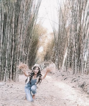 ..abra kadabra. For those who give love to this post, hope you have a magical moment you've been waiting for 🎉
.
#clozetteid #surabaya #travel #traveler #traveling #jumpsuit