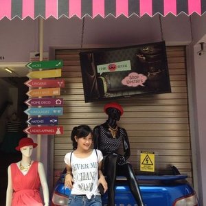 #Singapore #HajiLane <3 #travel #tbt #girl #shirt #fashion #clozetteID @clozetteID