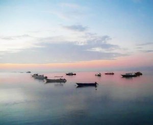 I wanna watch every sunrise with you until the sunset of your life, love 💕
#sunrise #Sanur #Bali #wonderfulIndonesia #PesonaIndonesia #sky #skyporn #boat #perahu #sea #ocean #beach #morning #lifestyle #travel #traveler #traveling #photography #photooftheday #pictureoftheday #clozetteid #clozetteambassador
